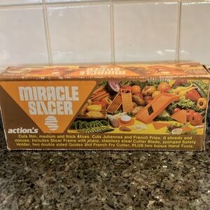 NIB Vintage Miracle Mandoline  Slicer 1984. Includes Blades for Multiple Cuts